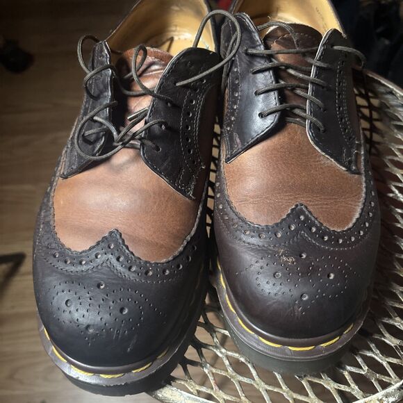 Dr. Martens Wingtip Black Gold Brogue 3989/34 Size 7 UK Unisex main image 13